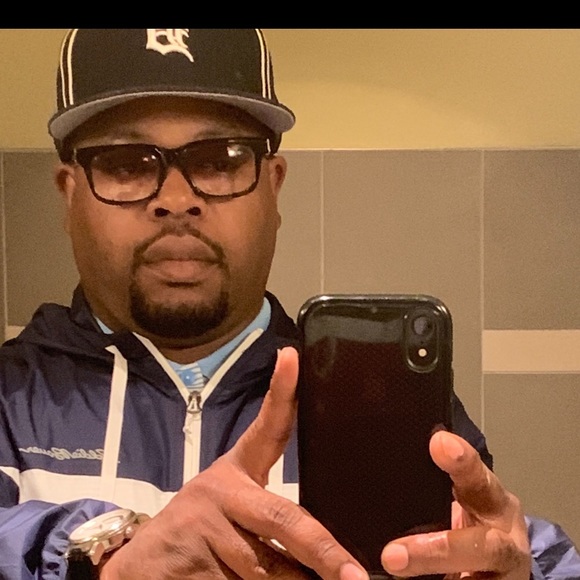 Meet your Posher, Sean - Picture 1 of 1